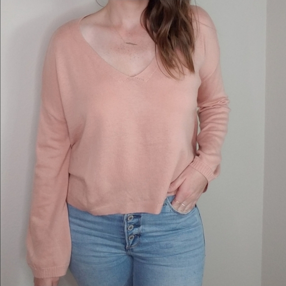 Soft and Cozy Wool Blend V-neck Pullover Light Weight Sweater - Picture 6 of 10